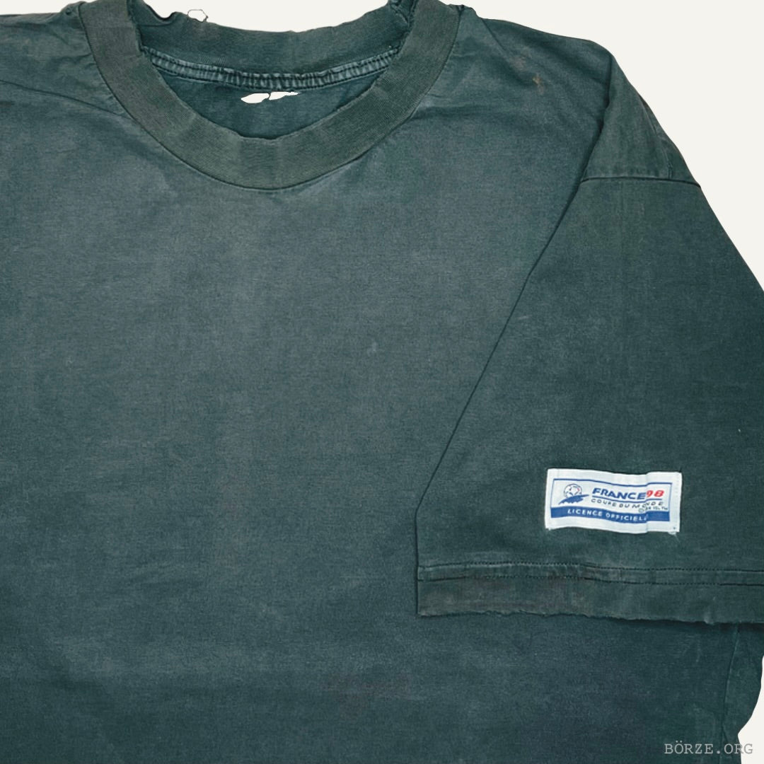 1990s FIFA COUP DU MONDE TRASHED SUNFADED PLAIN BLACK BLANK VINTAGE T-SHIRT LARGE