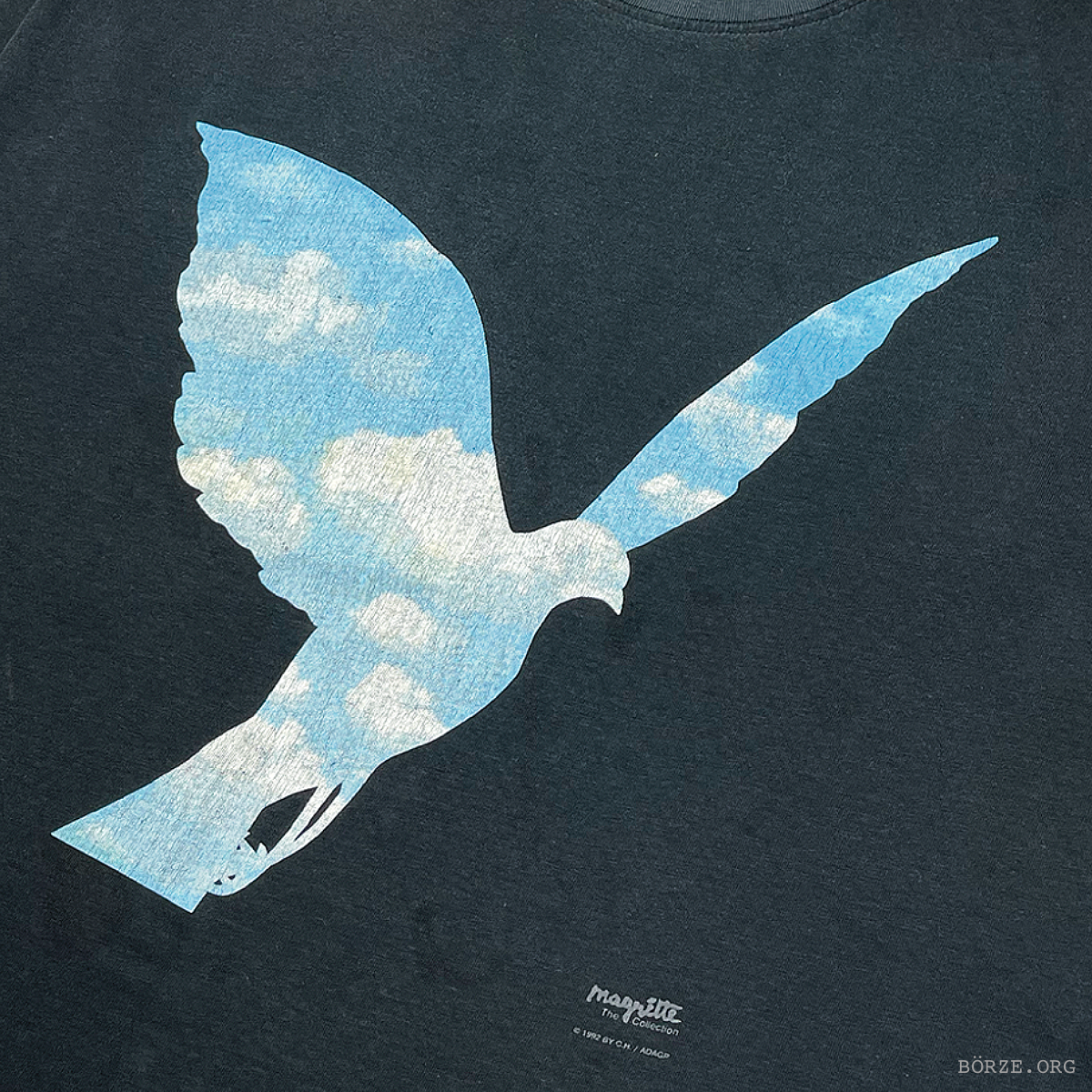 1992 MAGRITTE 'THE LARGE FAMILY' (LA GRANDE FAMILLE)' DOVE SINGLE STITCH VINTAGE ART T-SHIRT XL