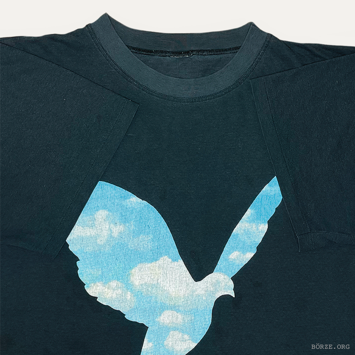 1992 MAGRITTE 'THE LARGE FAMILY' (LA GRANDE FAMILLE)' DOVE SINGLE STITCH VINTAGE ART T-SHIRT XL