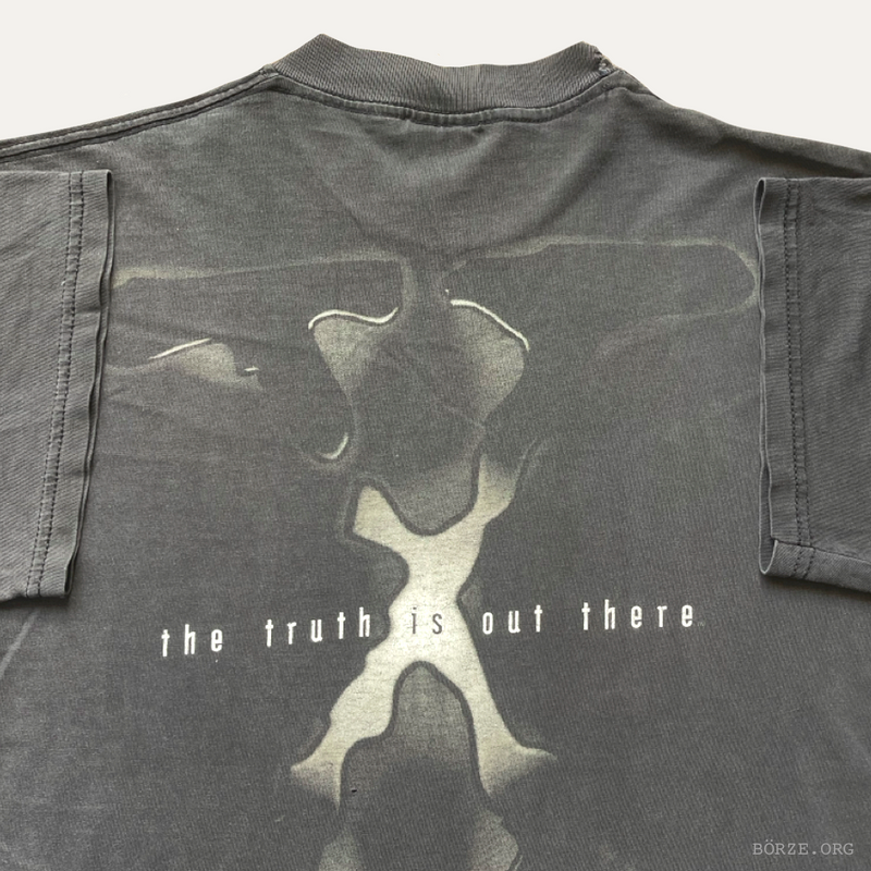 1995 X-FILES THE TRUTH IS OUT THERE STANLEY DESANTIS T-SHIRT LARGE