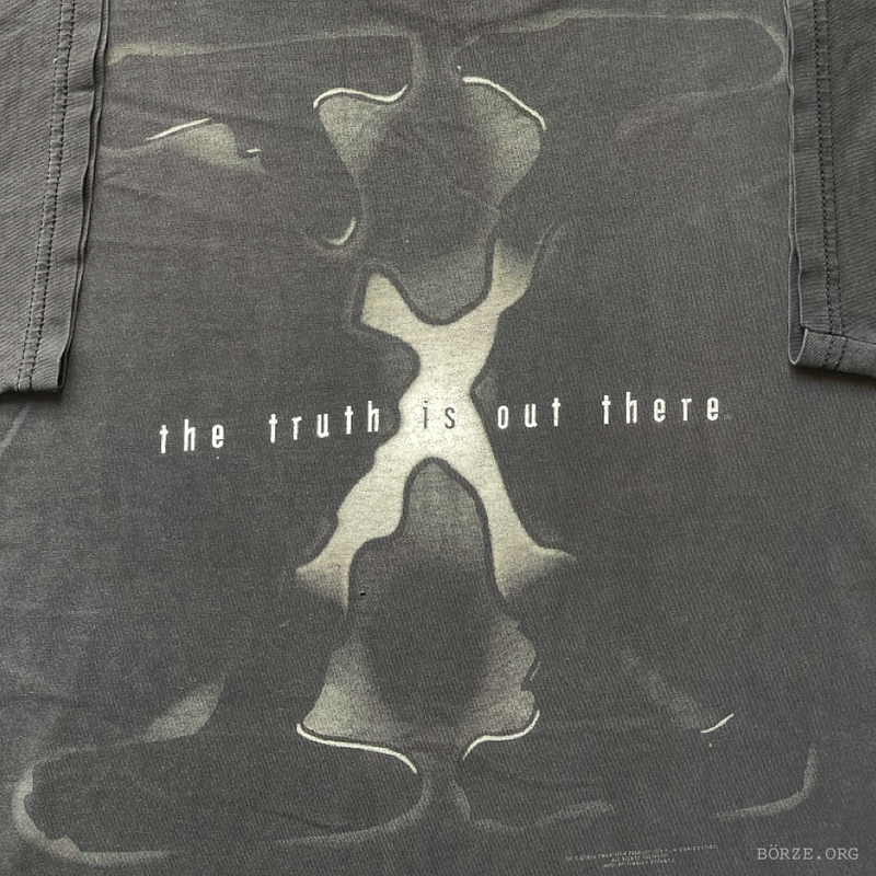 1995 X-FILES THE TRUTH IS OUT THERE STANLEY DESANTIS T-SHIRT LARGE